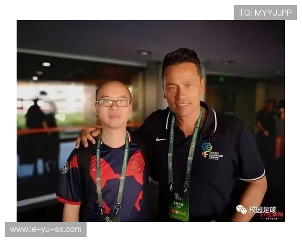 揭秘足球俱乐部球探幕后工作：从选材到决策的全过程